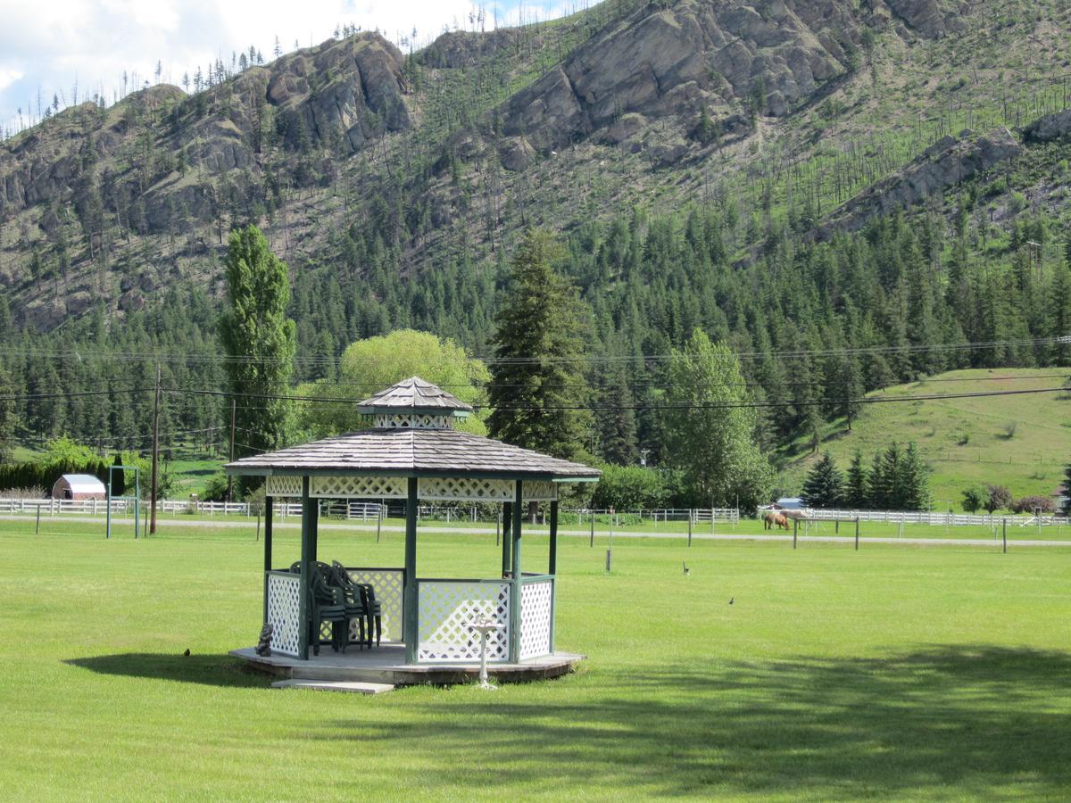 Mountain Springs Motel & Rv Park Barriere Exterior photo